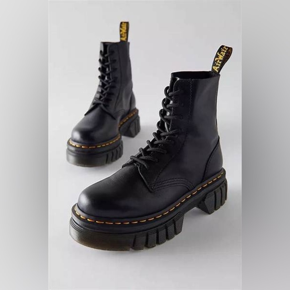 Dr. Martens ‘Audrick’ Women’s Platform Boots Sz 11 NEW!